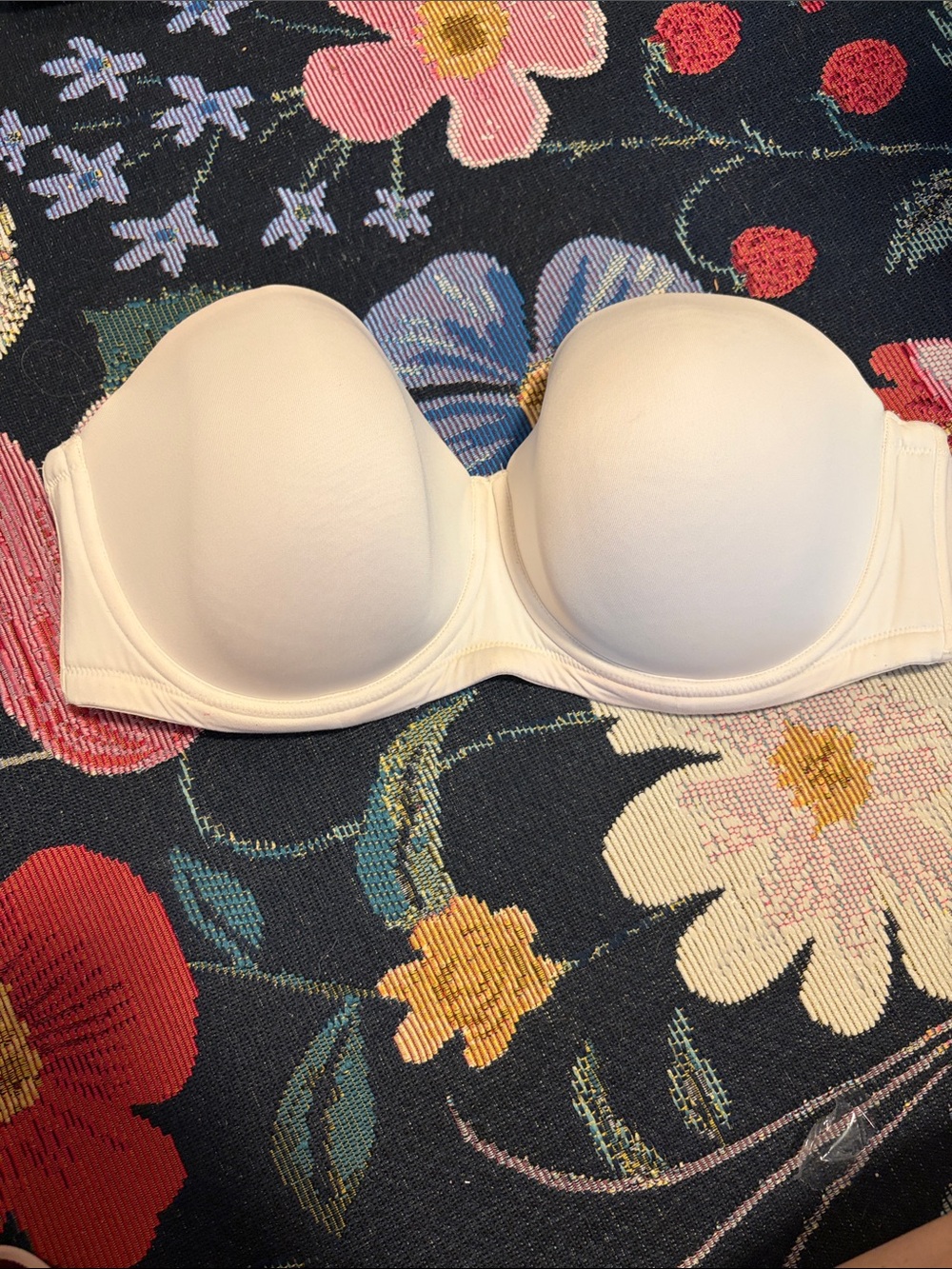 Wacoal Strapless Molded Bra — Ivory/White